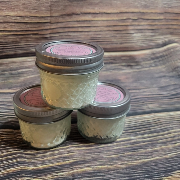 Larsen Family Farm Sandalwood & Castor Oil Whipped Tallow - Picture 4 of 4